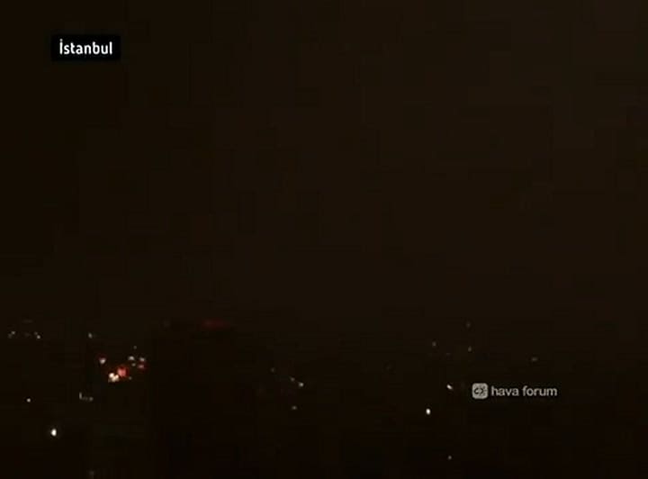 La nube negra que se formó en Estambul