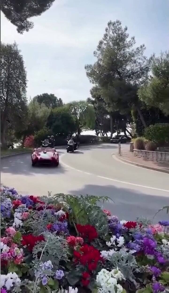 Charles Leclerc y Alexandra Saint Mleux se casaron y se fueron en un auto de 30 millones de euros