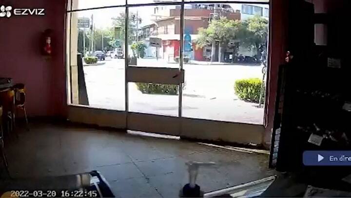 Robo y ataque sexual en una panadería