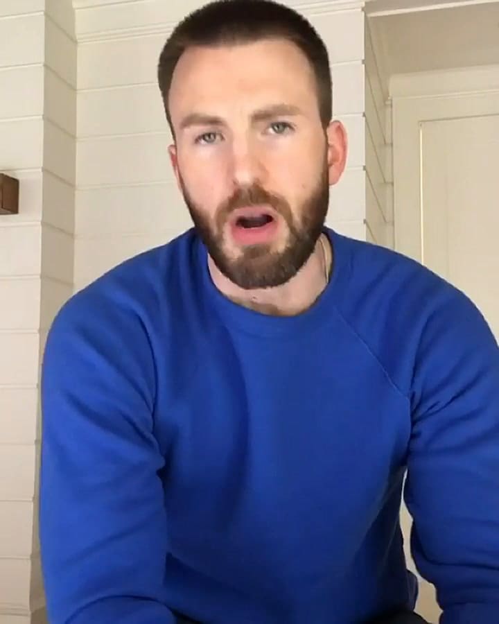 Chris Evans abrió cuenta en Instagram, y se suma a Los vengadores por una buena causa