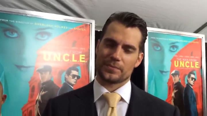 La inesperada reacción de Henry Cavill al ver a Shakira en la alfombra roja