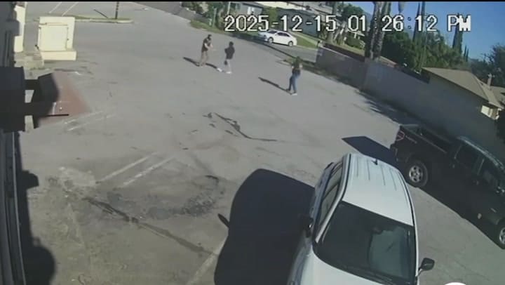 Un vendedor ambulante es atropellado y detenido por agentes de inmigración