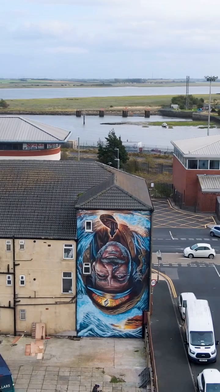 Así quedó el mural que hizo Sebastián Cener en un pueblo de Inglaterra