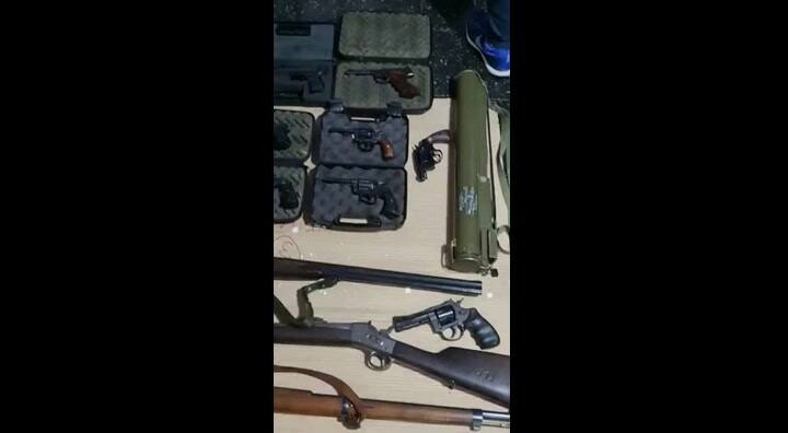 Secuestran un arsenal en Martínez