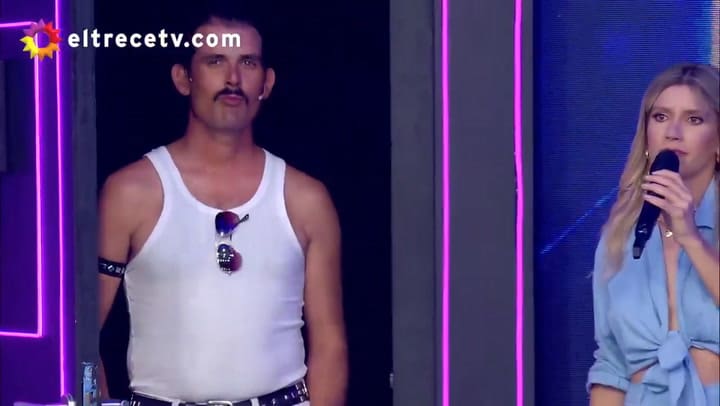 El doble de Freddie Mercury estuvo en Bienvenidos a bordo y emocionó a Laurita Fernández