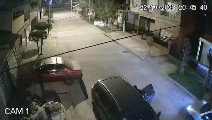 Vecinos espantan a piedrazos a cuatro delincuentes