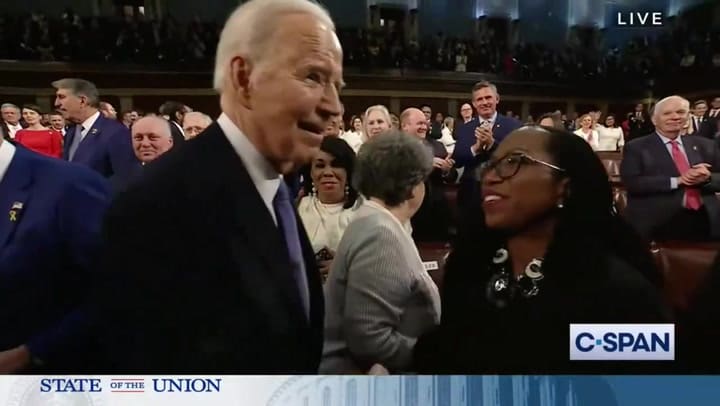 “Cuatro años más”: la consigna entusiasta que los seguidores de Joe Biden entonaron en su entrada al Congreso