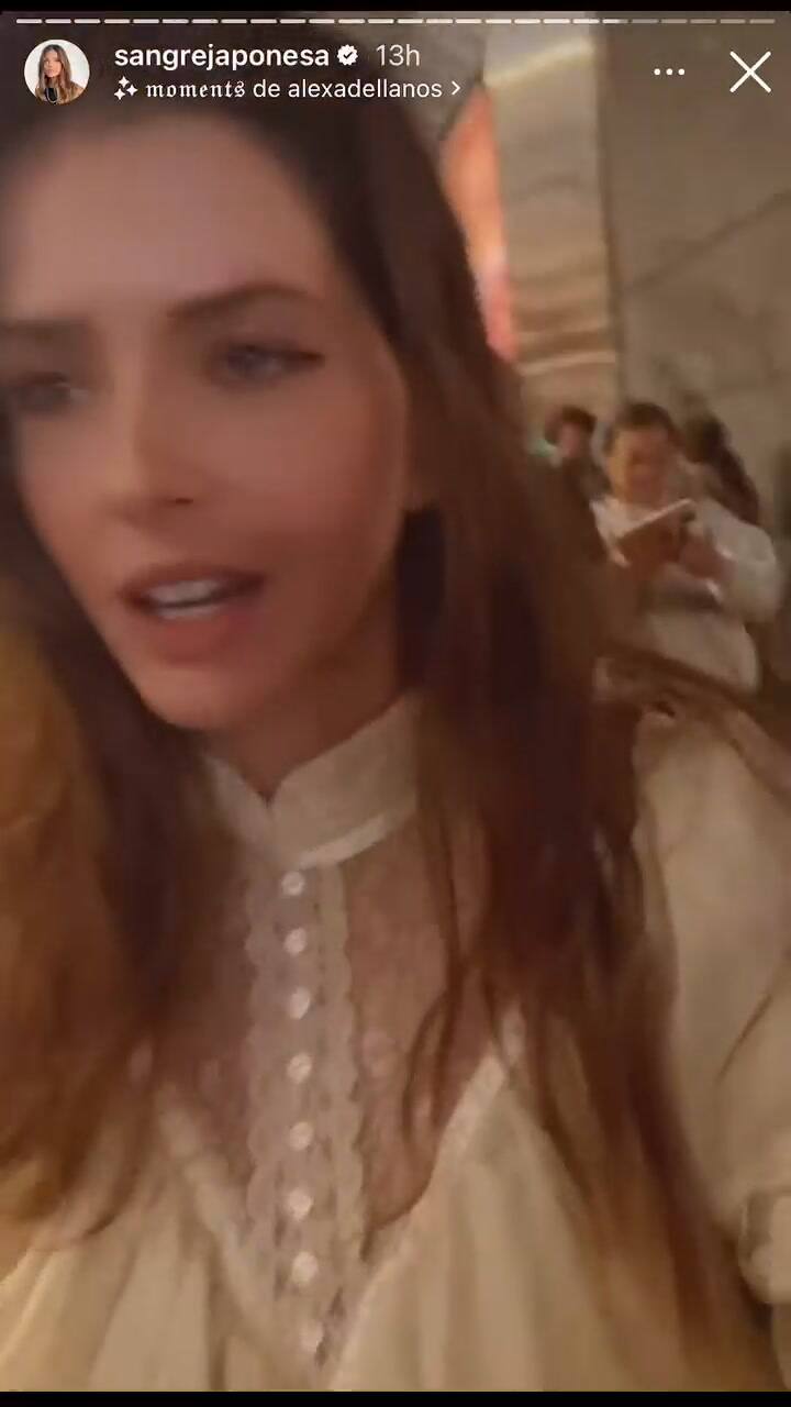 La China aclaró que pasó con su vestido