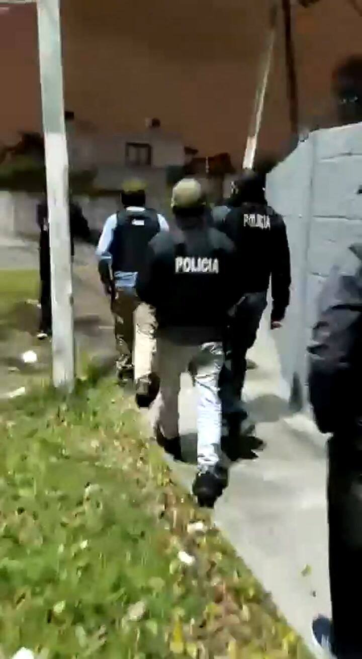 Allanamiento contra una banda que usaba uniformes policiales y simulaba operativos para robar droga