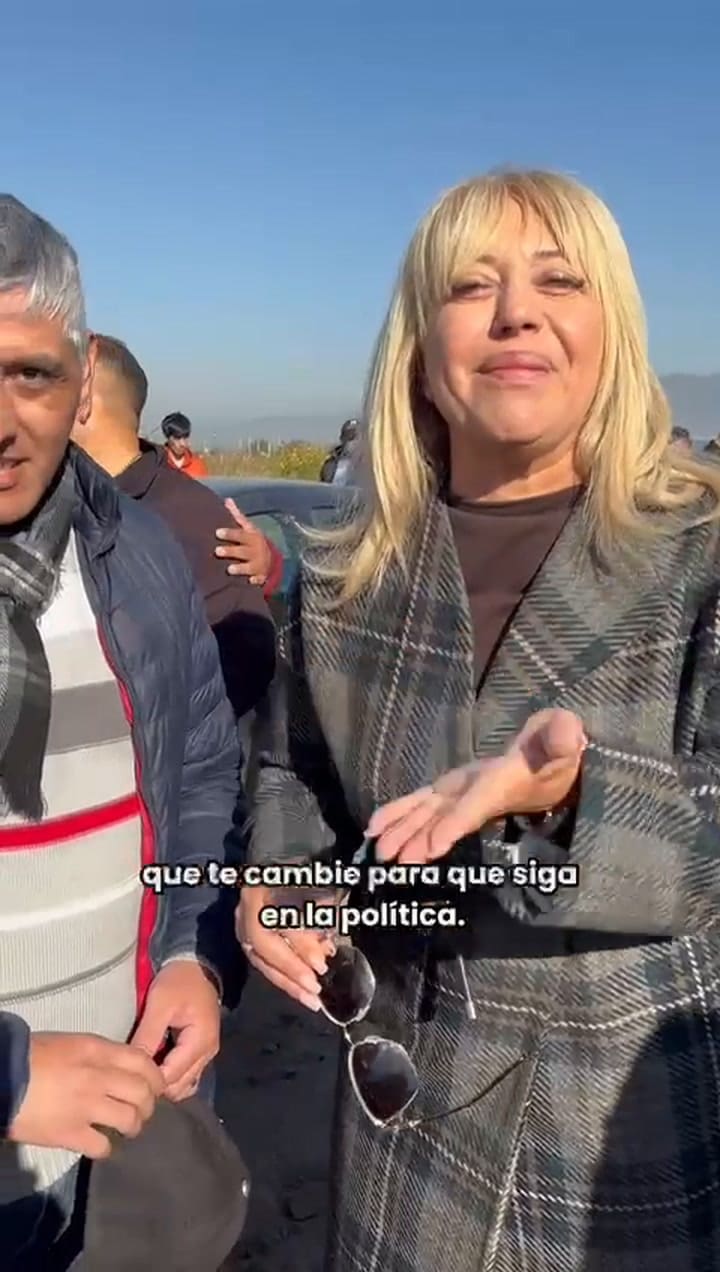 Rossana Chahla en uno de los videos en que nombra a su marido