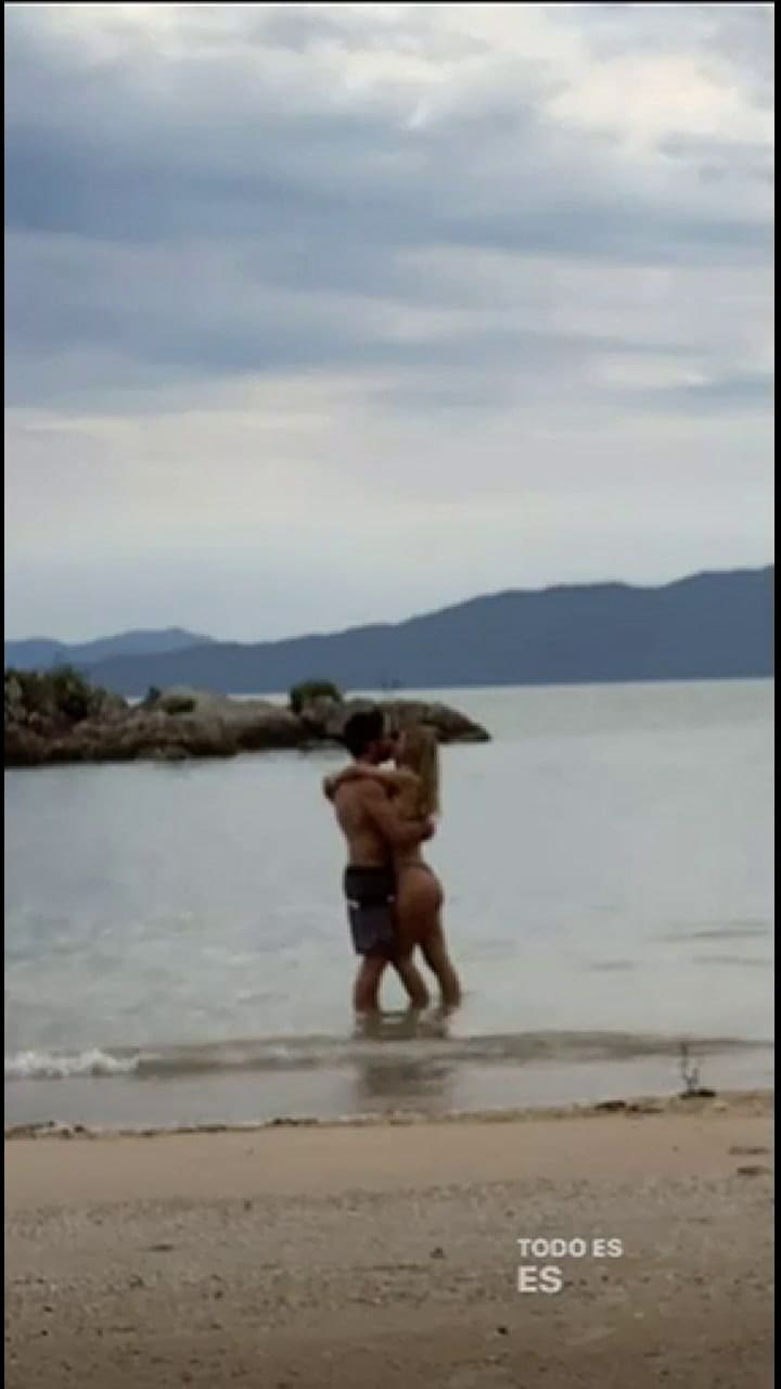 Sabrina Rojas y Luciano Castro disfrutan de las playas brasileñas - Fuente: IG rojassasi
