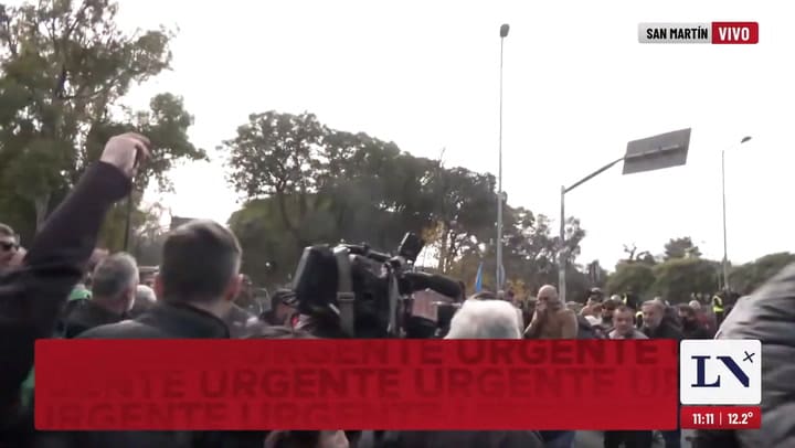 Protesta y tensión en Av. General Paz por el cierre de 25.000 pymes