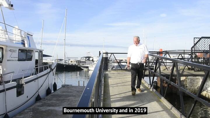Hallan losas funerarias de hace más de 1100 años en Inglaterra