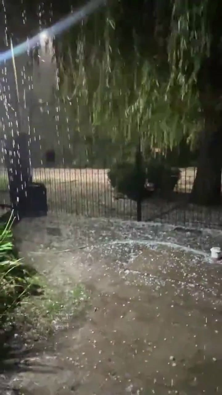Sorpresa en la madrugada: granizó en algunos barrios de la ciudad y en la zona norte del conurbano