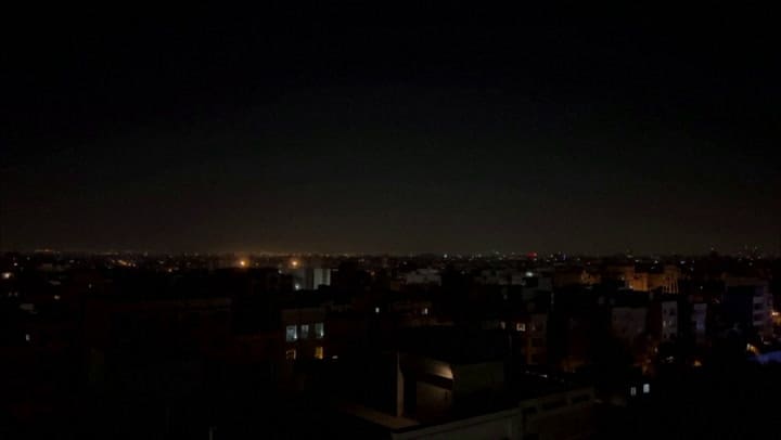 Israel ataca objetivos militares iraníes, los informes de daños "limitados" alivian el temor a la escalada