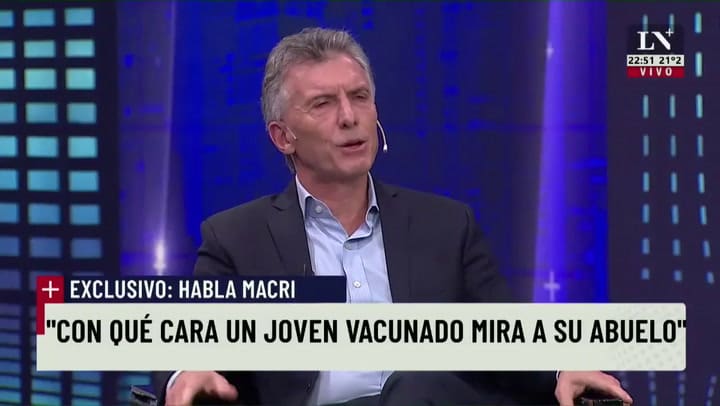 El expresidente habló sobre la filtración de la foto en la que se lo ve en la cama