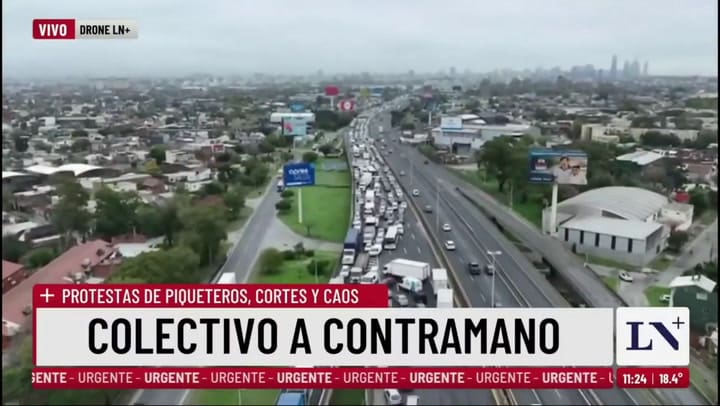 Tensión en la autopista Buenos Aires - La Plata por una manifestación de piqueteros