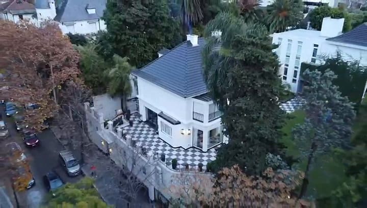 Mansión de Vicente López, Melo 1049.