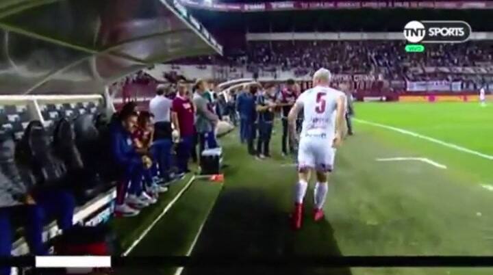 El sorprendente pedido de camiseta de Damonte a De la Vega - Fuente: TNT Sports