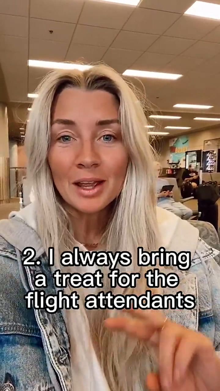 Una exazafata compartió por qué nunca elige el asiento junto a la ventana cuando viaja en avión