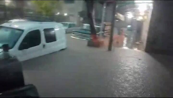 Calle inundada ciudad de buenos aires
