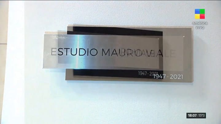 El dolor de Jonatán Viale en medio del homenaje a su padre