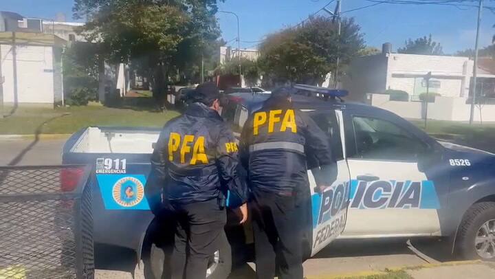 Allanamientos contra "la mafia de las armas"