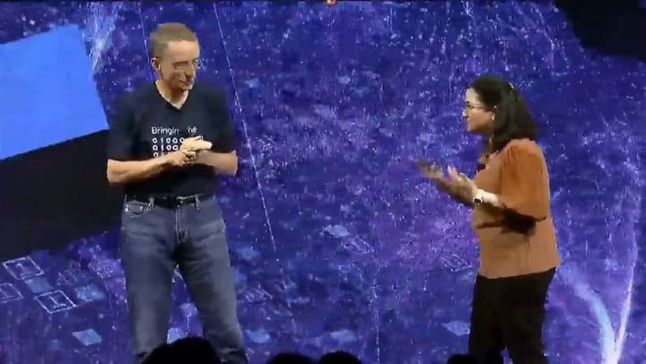 Samsung e Intel mostraron una pantalla de 13 pulgadas que se estira a 17 pulgadas