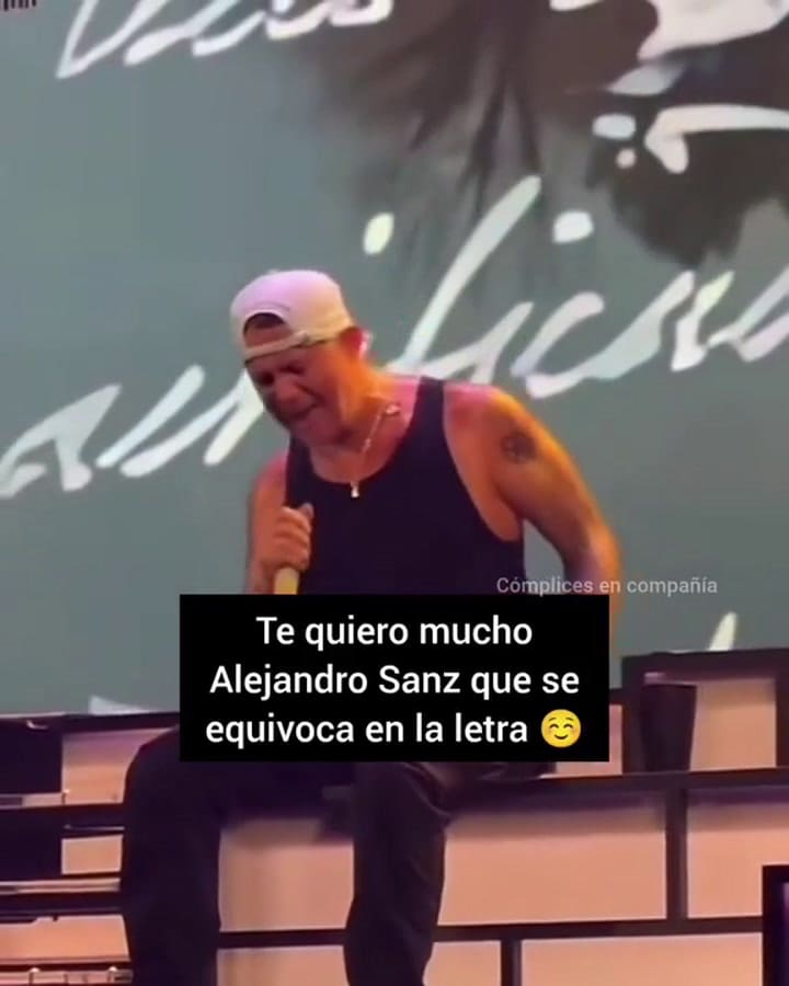 El percance que tuve Alejandro Sanz en un show en México