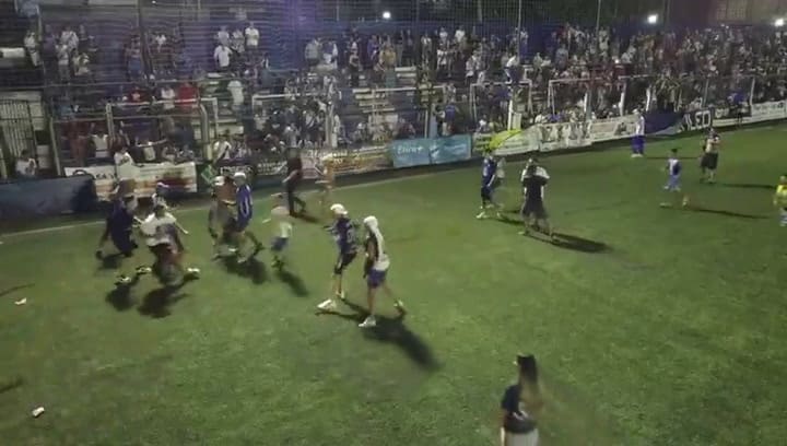 Barrabravas de Midland festejaron el ascenso a los tiros