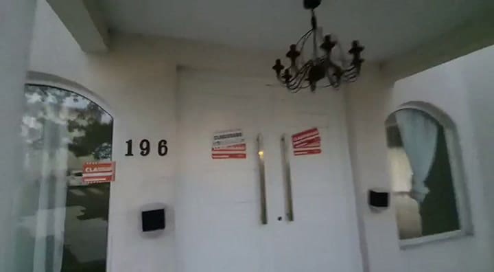 La casa allanada al youtuber Yao Cabrera