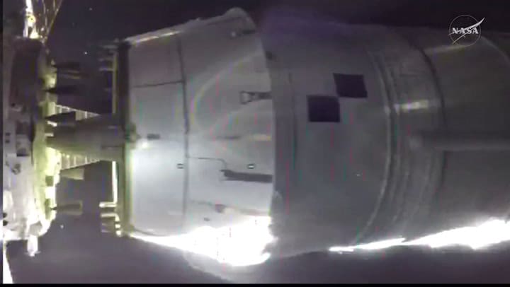 La nave espacial Orion se separó con éxito de la parte superior del cohete