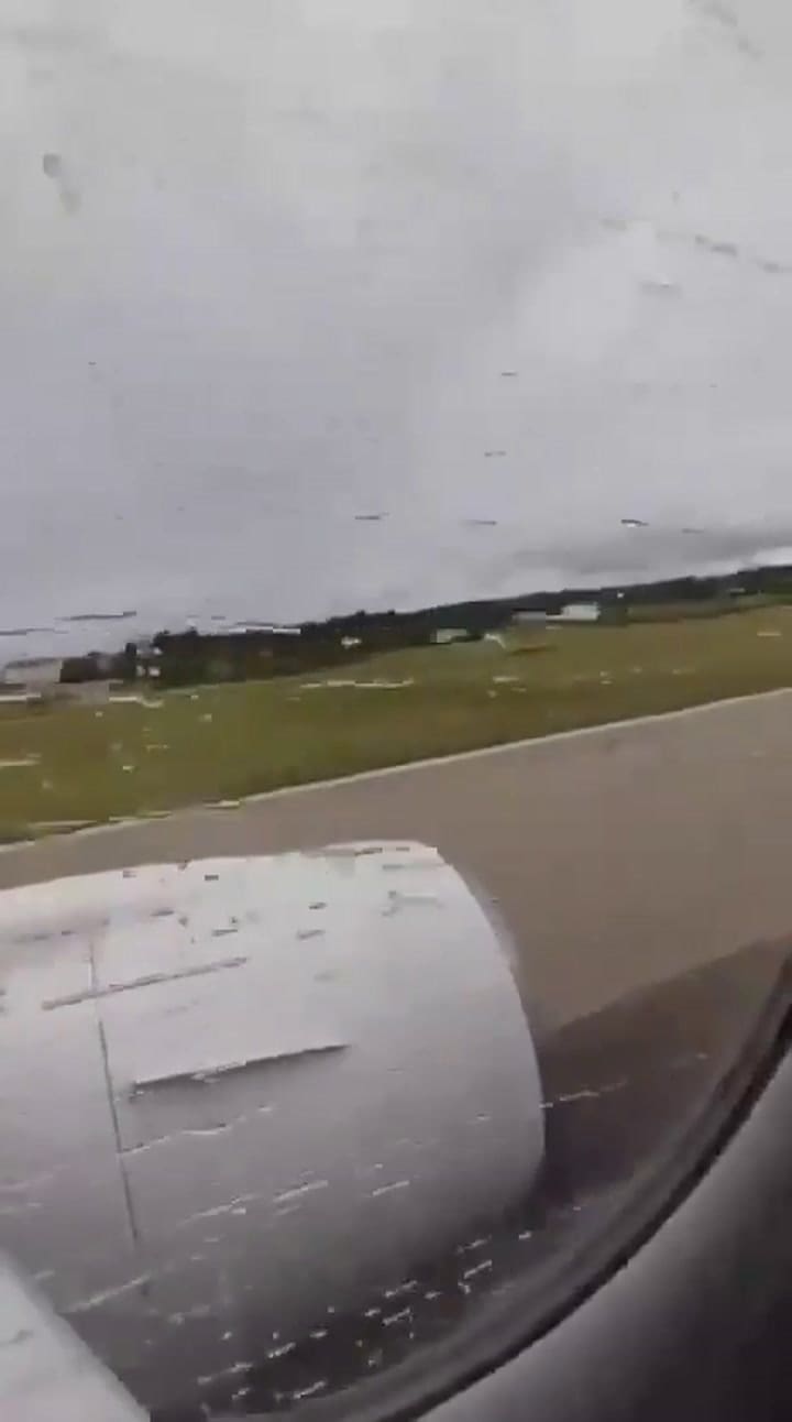 El momento en el que un avión se sale de pista en pleno despegue en Croacia y desata el pánico a bordo