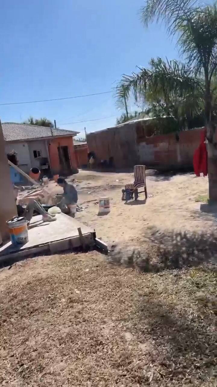 L-Gante homenajeó a Diego Maradona con dos murales en su nueva casa