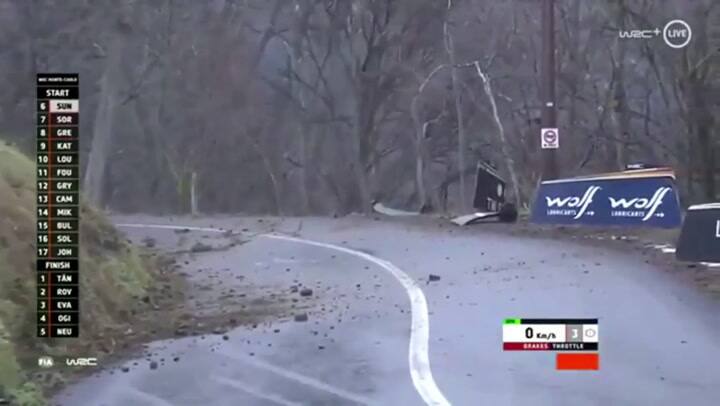 Grave accidente en el rally: golpeó contra una colina, volcó y cayó al precipicio