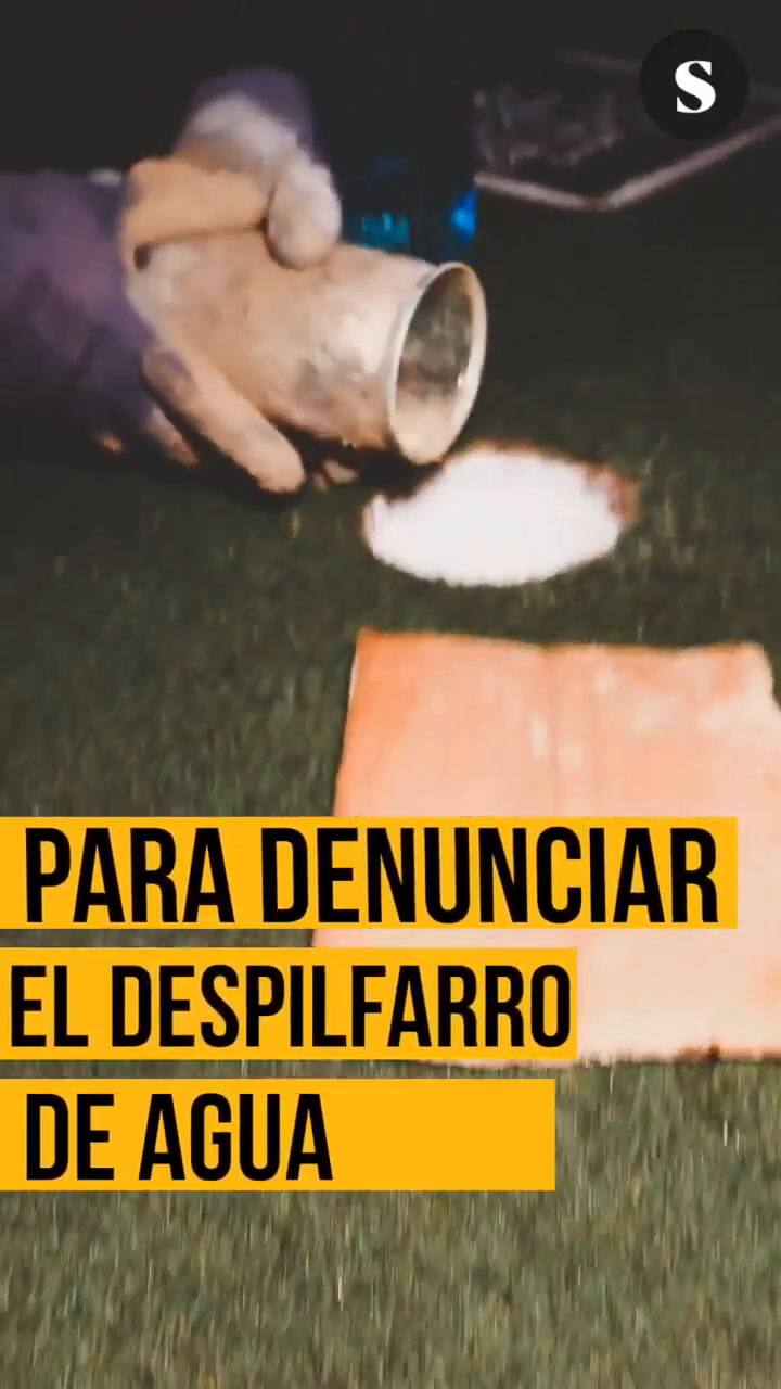 Hoyos de golf tapados en protesta al desperdicio de agua