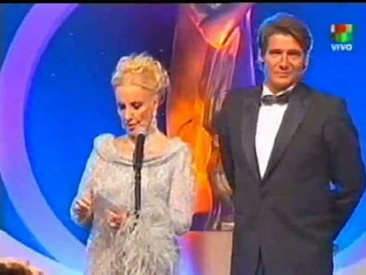 LaLola gana el Martín Fierro de Oro - Fuente: YouTube