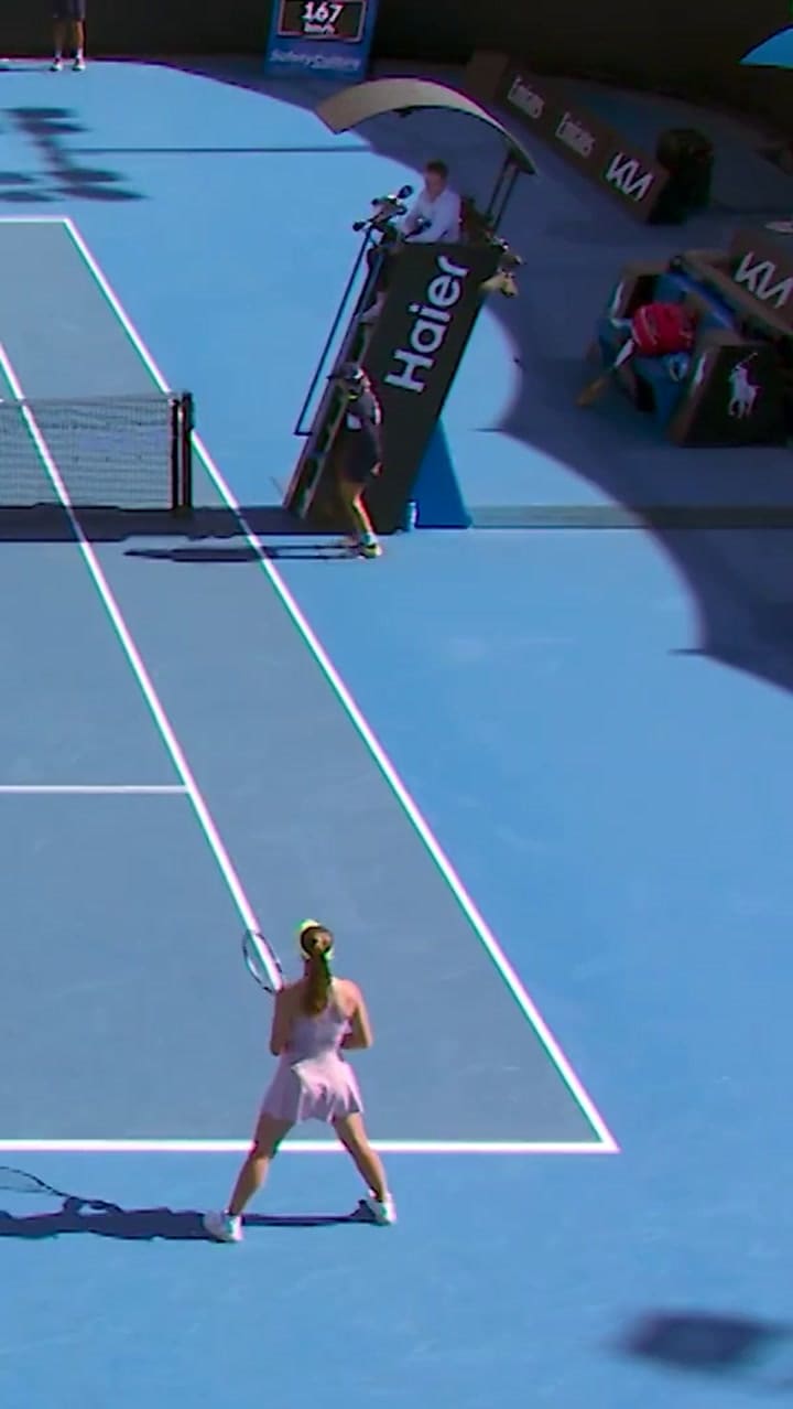 Gadis bola pingsan saat Australia Terbuka