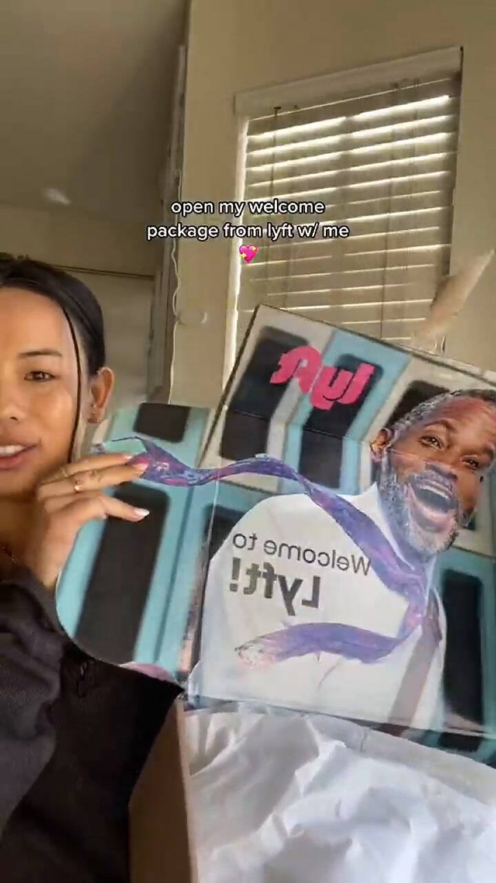 Le dieron un regalo de bienvenida y la despidieron tres días después