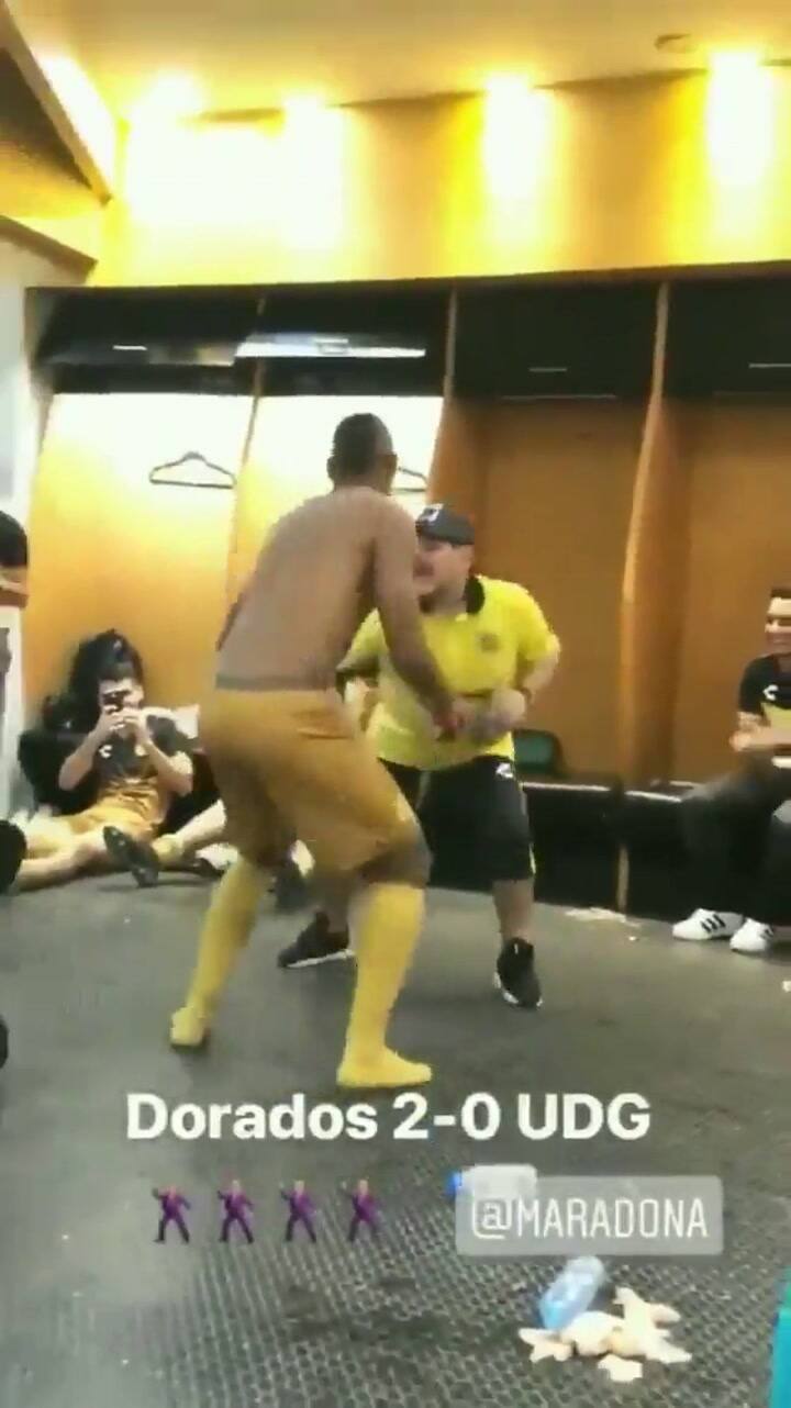 A puro baile en el festejo en el vestuario - Fuente: Twitter