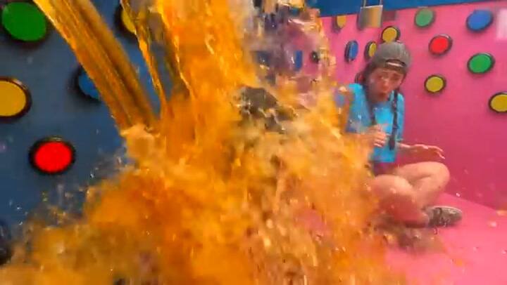 Alejo Igoa - 100 Botones Misteriosos Debajo del Agua, Solo 1 para Escapar !!