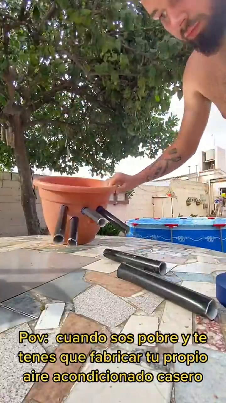 Mostró su técnica para armar un aire acondicionado casero y es furor en TikTok.