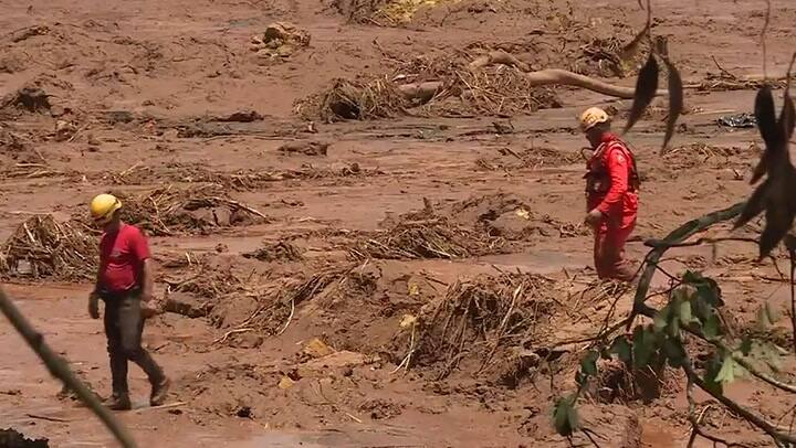 Detienen a cinco ingenieros por tragedia minera en Brasil - Fuente: AFP