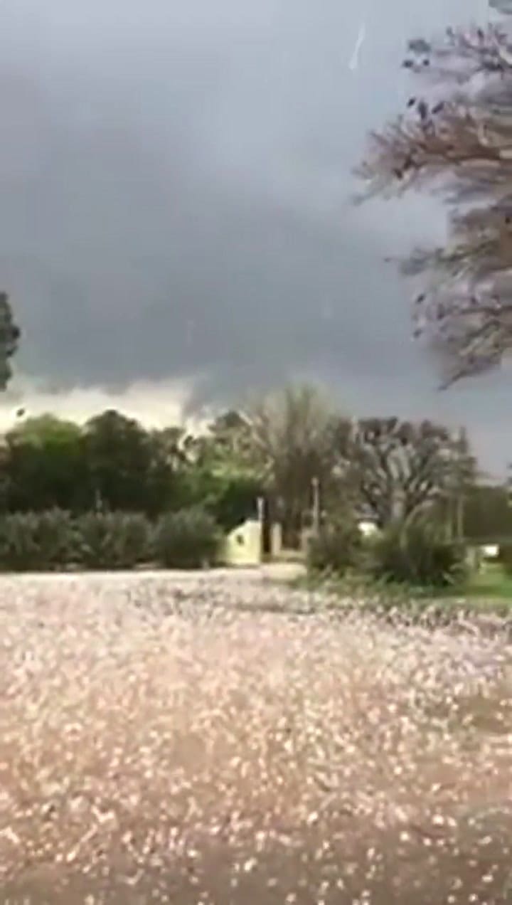 Imponente granizada en Montevideo - Fuente: Twitter