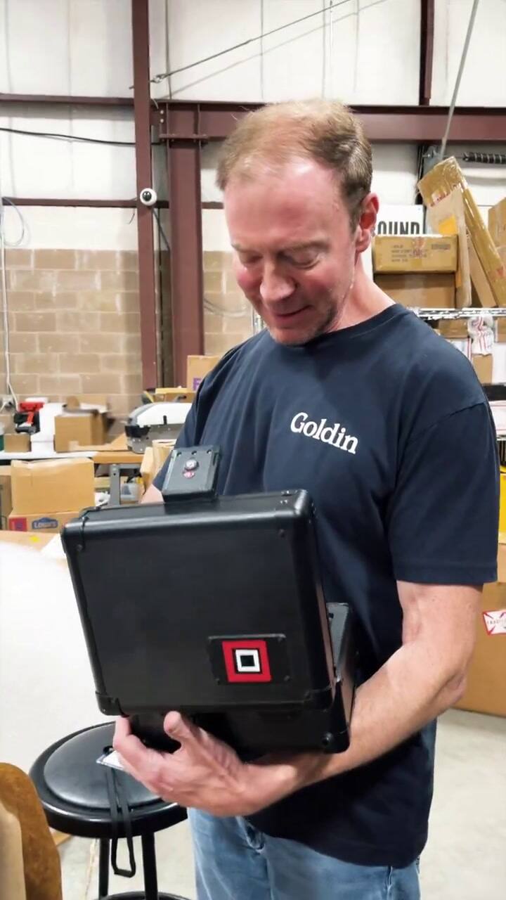 Twittervid.com Goldinco 8341f1