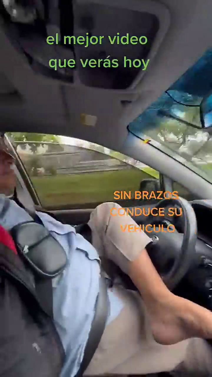 No tiene brazos y es chofer