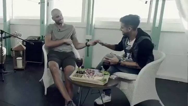 Manu Ginóbili charla con el humorista Radagast en Monte Hermoso - Fuente: Instagram