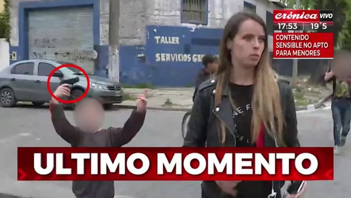 Un menor apuntó con un arma a periodista de Crónica en Villa Tranquila - Fuente: Crónica TV