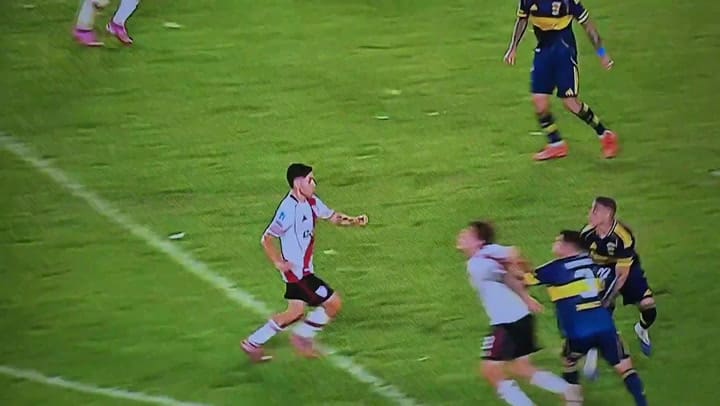 El penal que pidió todo River en el Superclásico