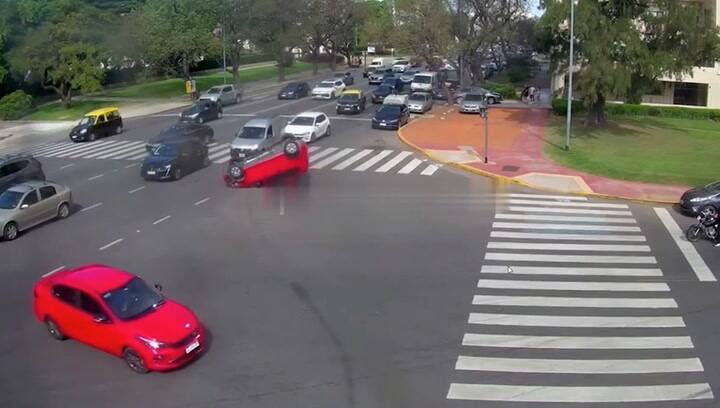 Choque y vuelco en Figueroa Alcorta